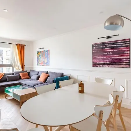 Cosy Haussmanian דירה *